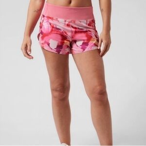 ATHLETA Run With It Shorts Floral Printed 3.5" Inseam Pink Red Coral